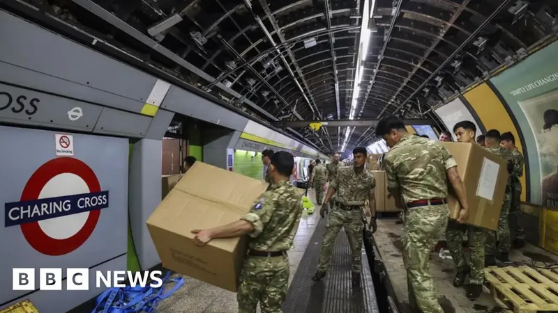 チャリングクロス駅で大規模軍事演習を実施