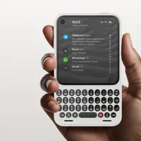 Clicks Communicator：究極のコミュニケーションデバイス