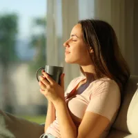 研究：コーヒーが腸内細菌と脳に与える影響が明らかに
