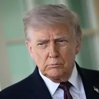 トランプ氏、ホルムズ海峡の船舶誘導を開始、イランの妨害には武力行使も