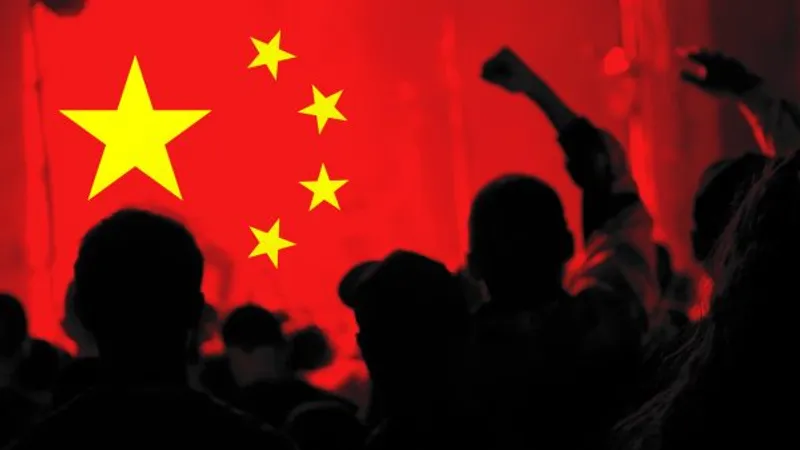 中国大学の学生、外国人との「不適切な接触」で退学処分となった背景